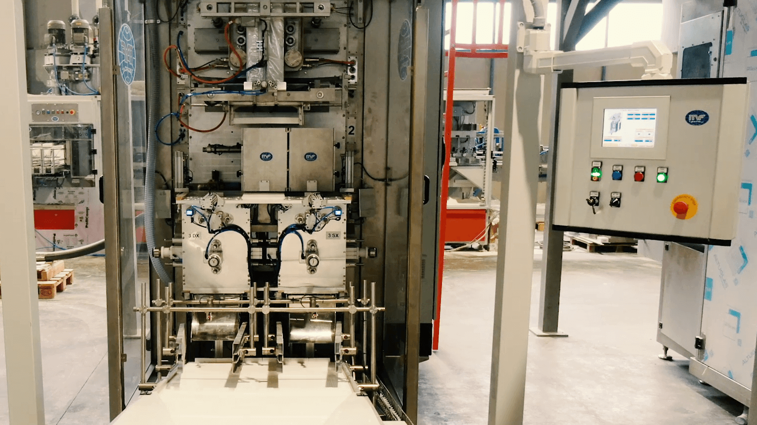 Machine à emballer sous vide pour farine et produits en poudre 0,5-5 kg 1